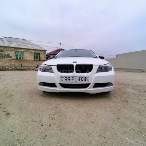BMW 320-1