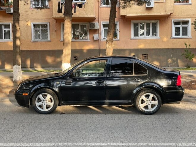 Volkswagen Jetta-4