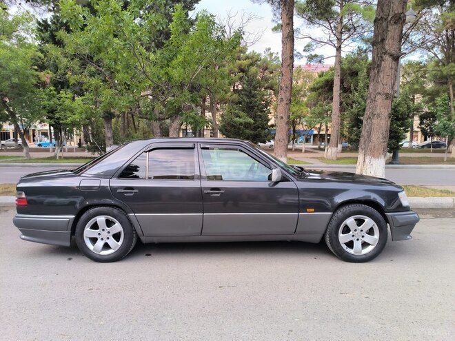 Mercedes 220 E 1995, 327,361 km - 2.2 l - Bakı