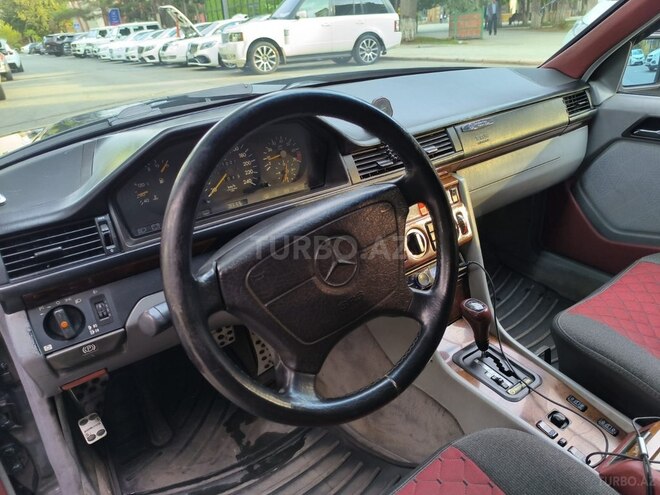 Mercedes 220 E 1995, 327,361 km - 2.2 l - Bakı