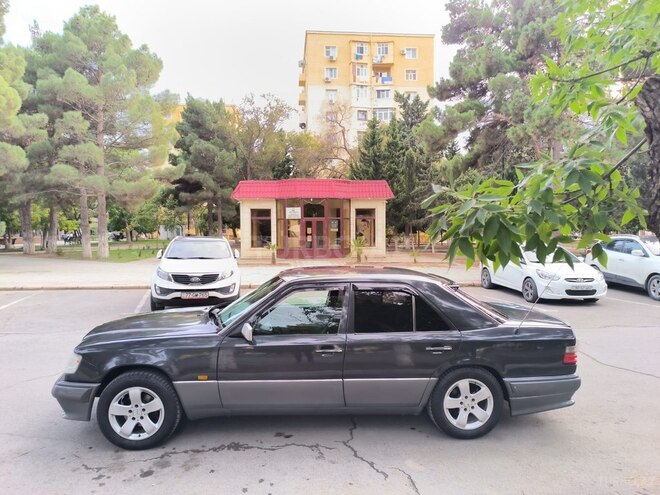Mercedes 220 E 1995, 327,361 km - 2.2 l - Bakı