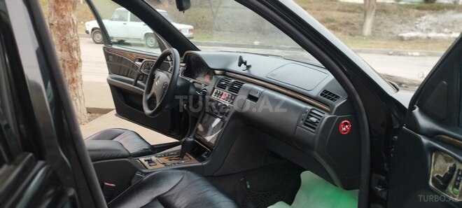 Mercedes E 220 2000, 466,300 km - 2.2 l - Şirvan
