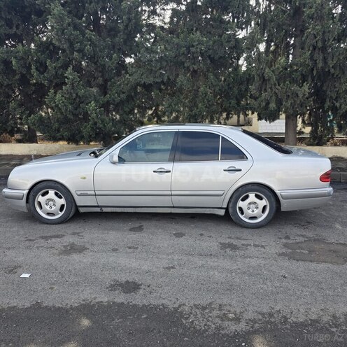 Mercedes E 230 1996, 450,000 km - 2.3 l - Yevlax