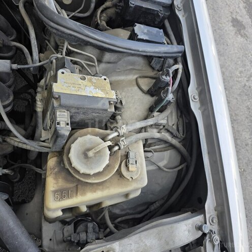 Mercedes E 230 1996, 450,000 km - 2.3 l - Yevlax