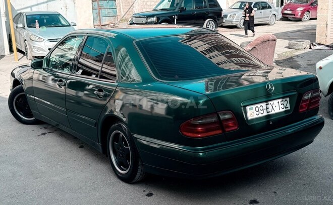 Mercedes E 220 2001, 185,000 km - 2.2 l - Bakı