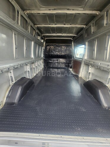 Ford Transit-11