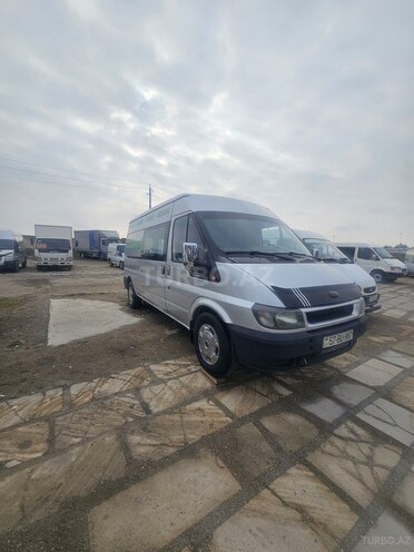 Ford Transit-10