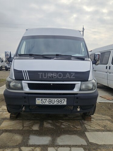 Ford Transit-1
