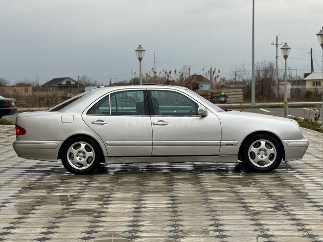 Mercedes E 320-4
