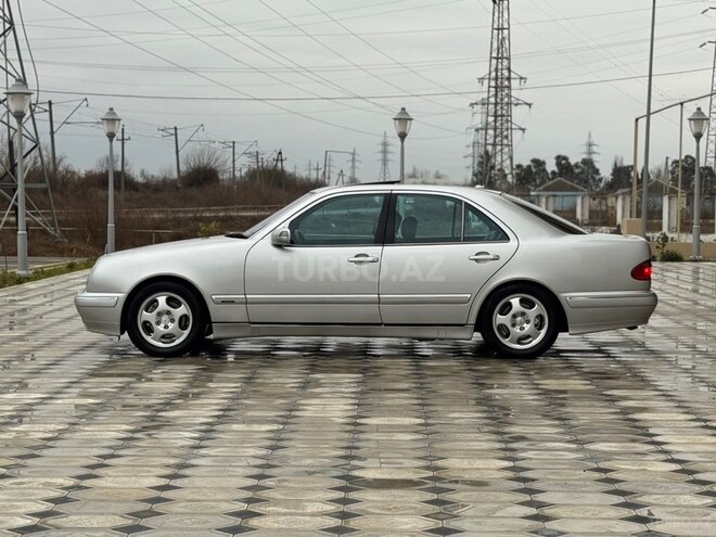 Mercedes E 320-5