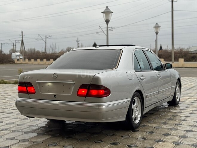 Mercedes E 320-7