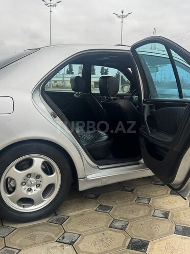 Mercedes E 320-10