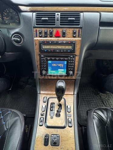 Mercedes E 320-12