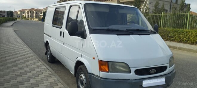 Ford Transit-1