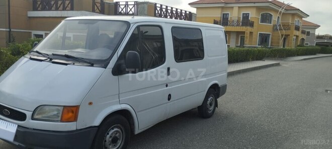 Ford Transit-2
