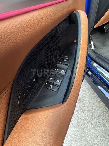 BMW i4-12
