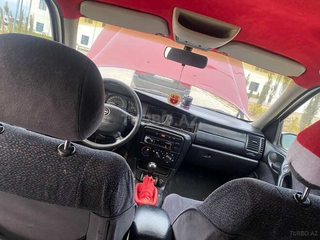Opel Vectra 1999, 338,000 km - 1.6 l - Sumqayıt