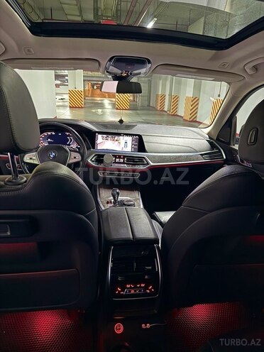 BMW X7-6