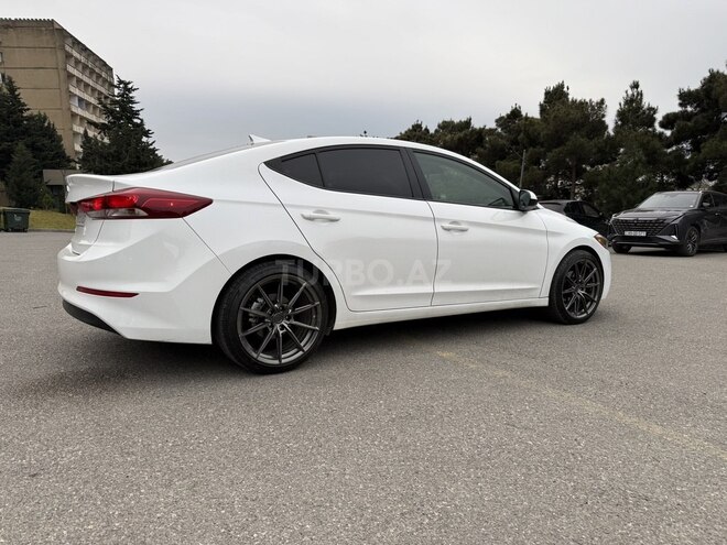 Hyundai Elantra 2017, 195,000 km - 2.0 l - Bakı