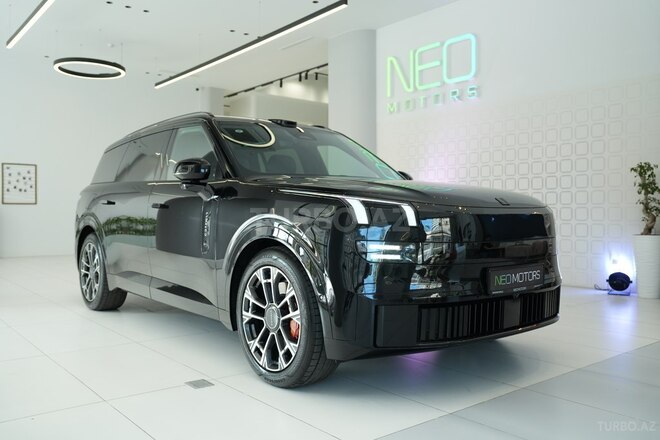 Lynk & Co 900-1