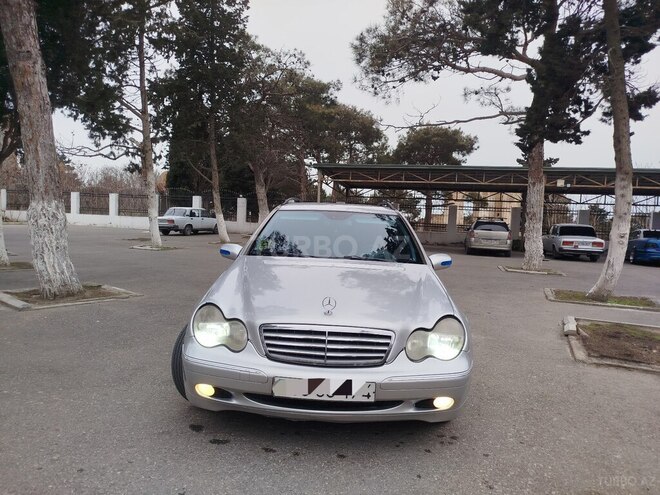 Mercedes C 200 2002, 448,000 km - 2.2 л - Bakı