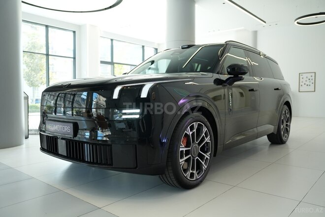 Lynk & Co 900-4