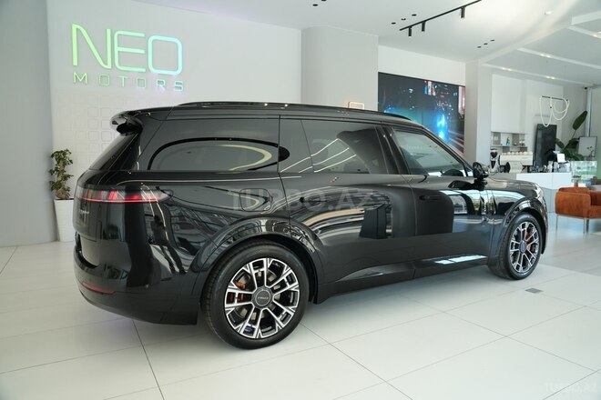 Lynk & Co 900-9