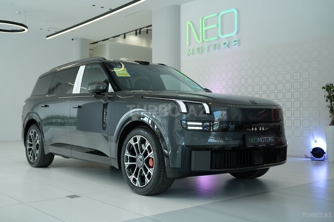 Lynk & Co 900-1