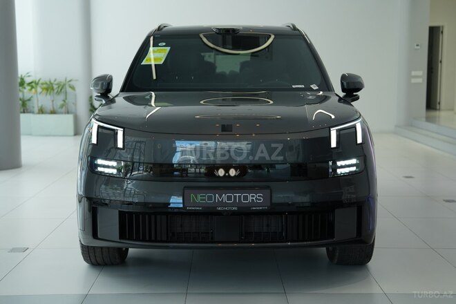 Lynk & Co 900-5