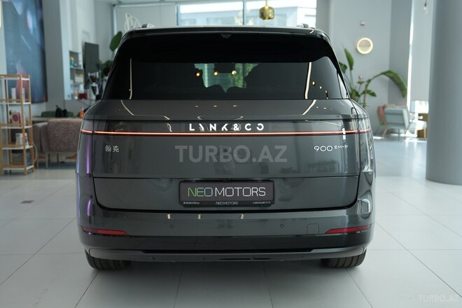 Lynk & Co 900-10
