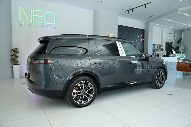 Lynk & Co 900-12