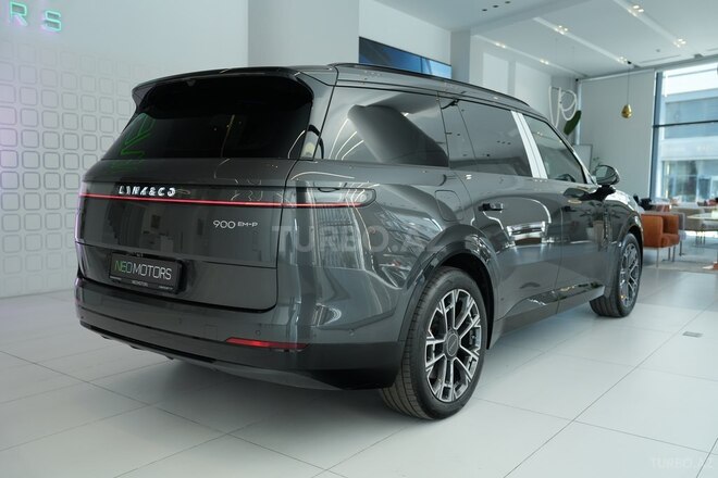 Lynk & Co 900-11