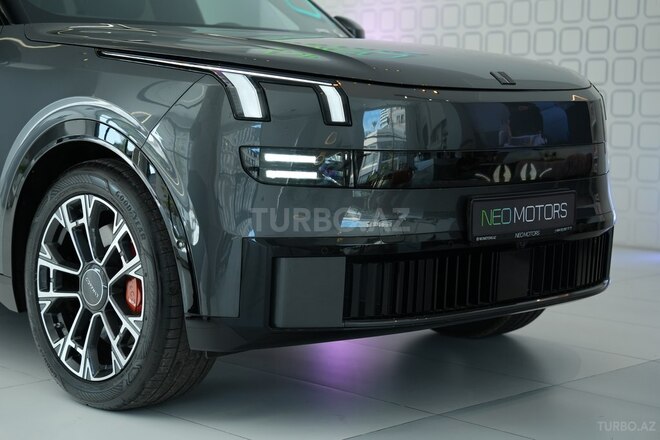 Lynk & Co 900-2