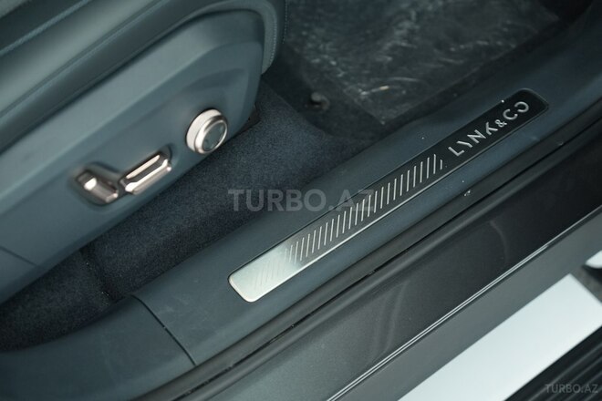 Lynk & Co 900-35