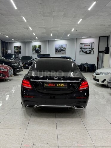 Mercedes E 220 d-6