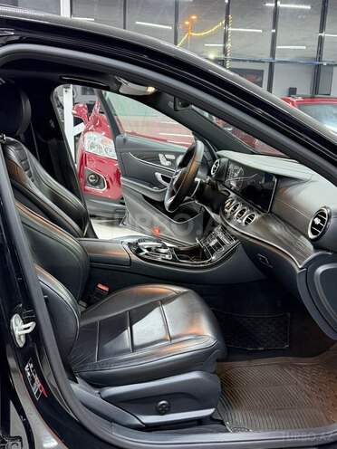 Mercedes E 220 d-16