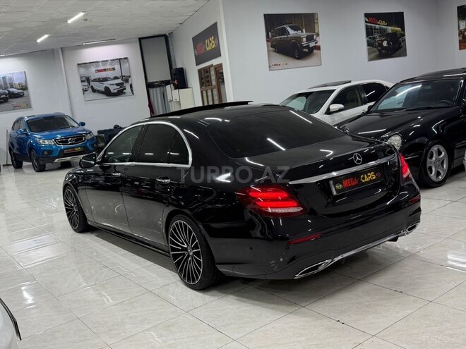 Mercedes E 220 d-11