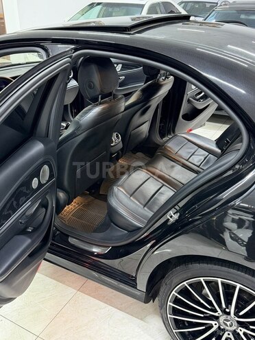 Mercedes E 220 d-17