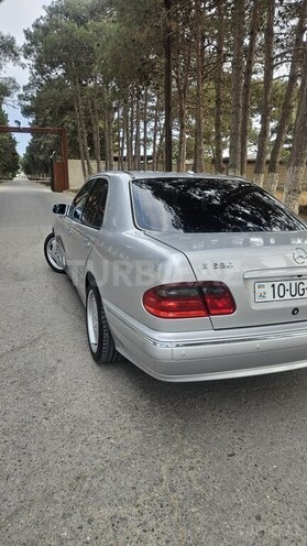 Mercedes E 280 2000, 330,000 km - 2.8 l - Bakı