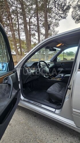 Mercedes E 280 2000, 330,000 km - 2.8 l - Bakı