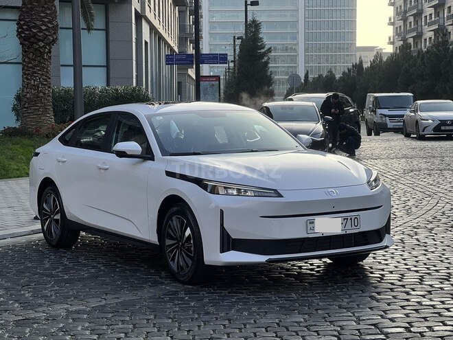 Changan Qiyuan A05 2025, 0 km - 1.5 л - Bakı