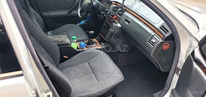 Mercedes E 200 1999, 864,850 km - 2.0 l - Tovuz