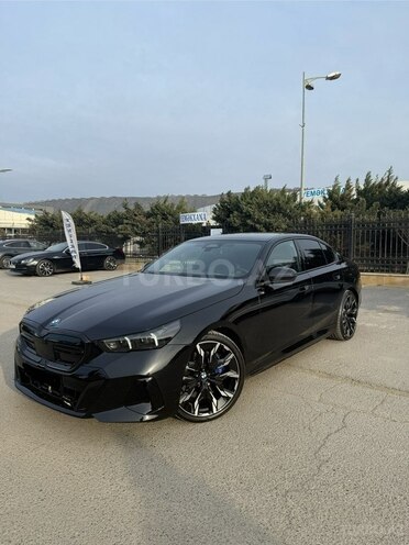 BMW i5-1