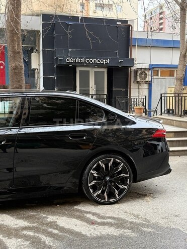 BMW i5-9