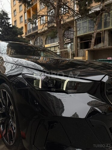 BMW i5-10