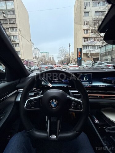 BMW i5-15