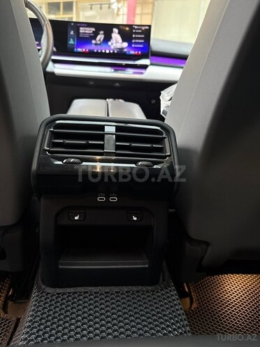 BMW i5-12