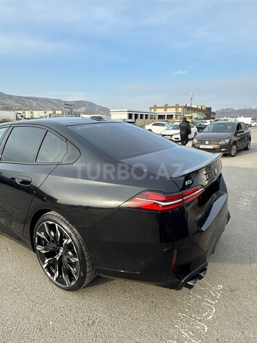 BMW i5-19