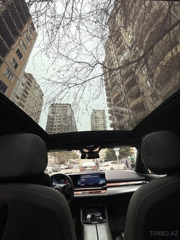 BMW i5-18