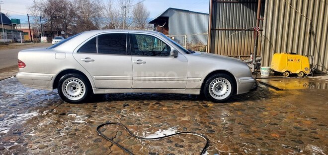 Mercedes E 200 1999, 864,850 km - 2.0 l - Tovuz